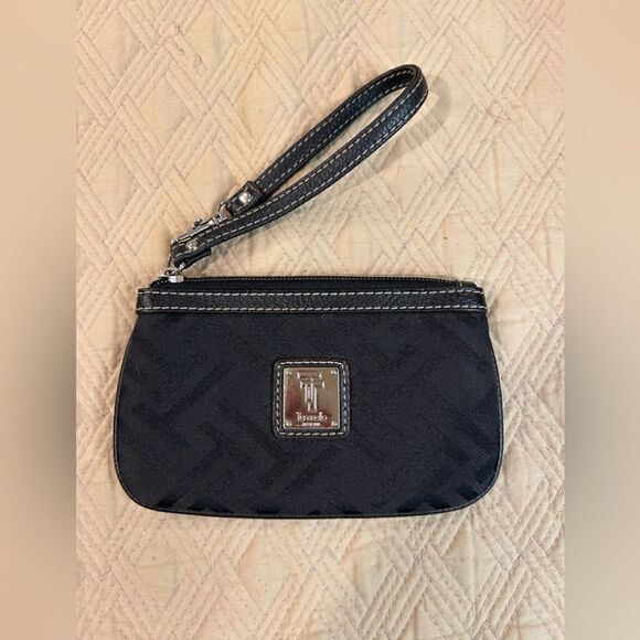 Tignanello wristlet   - Picture 1 of 6